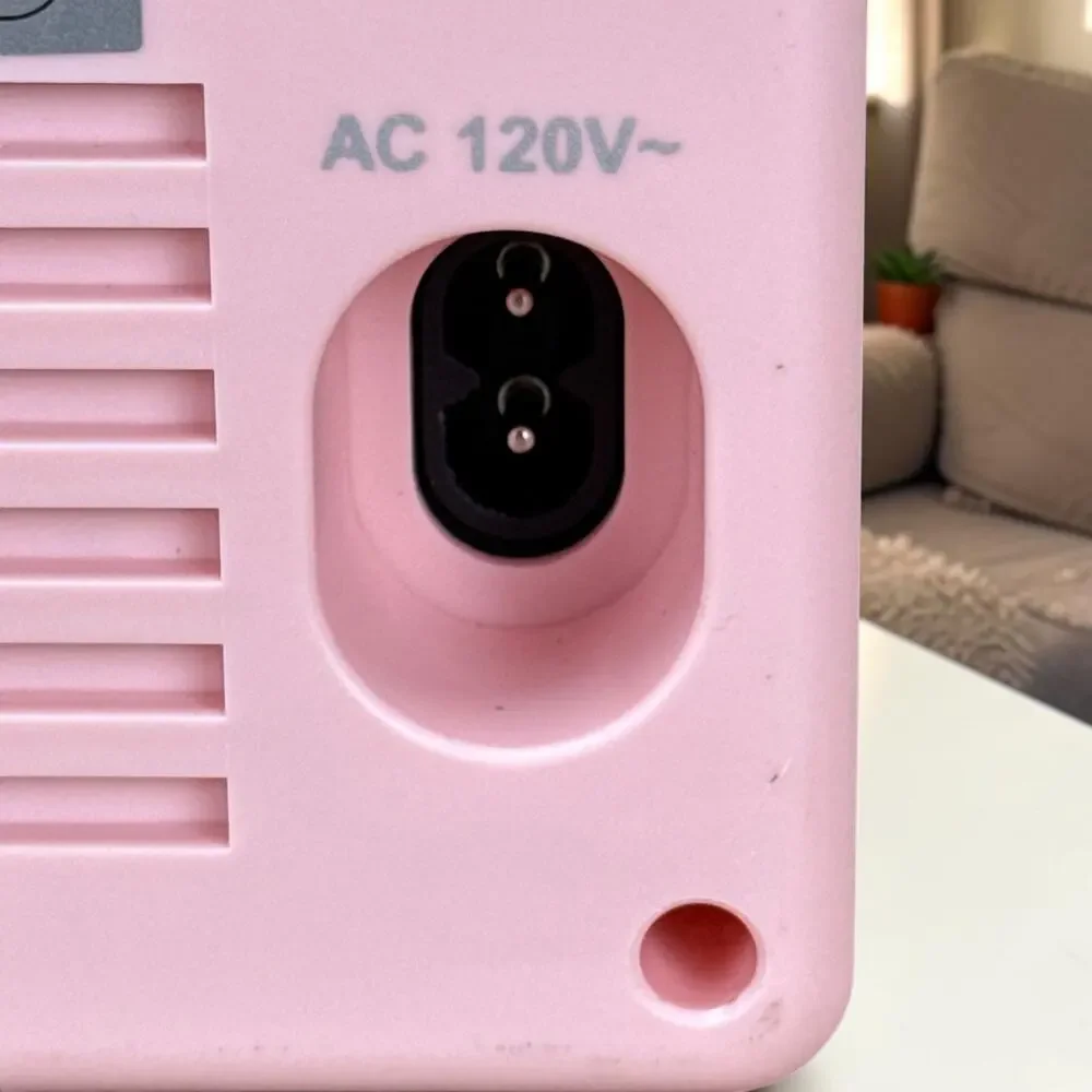Frigidaire Retro Mini Personal Skincare Fridge Pink 6 Can Portable Cooler Dorm